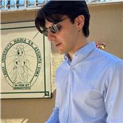 Aiuto compiti con un amico, per un'estate serena!